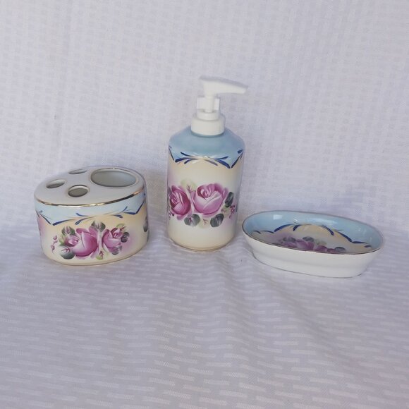 RS Prussia Ceramic Bath 3 Piece Set, Soap Dish, Tooth Brush Holder & Lotion Pump - Picture 1 of 6